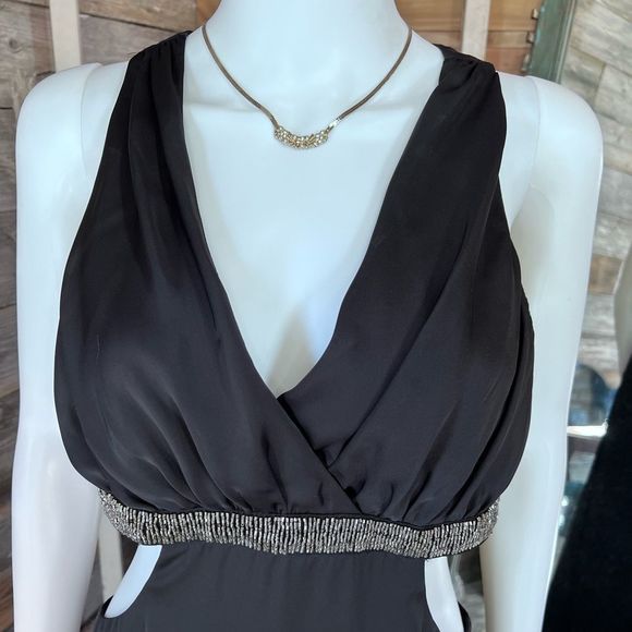 NWT BCBG V Neck Ballgown with Beaded Cut Out Sides💗👗 - Picture 3 of 13